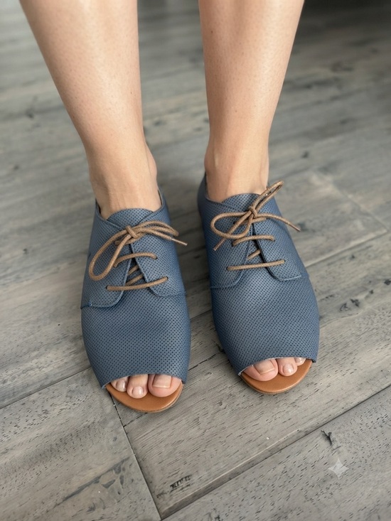 Manuela de juan Shoes - New Manuela de Juan Blue Perforated Lace-Up Open-Toe Shoes Sz 37